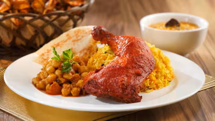 Oasis Spice Cafe — Oficiais
