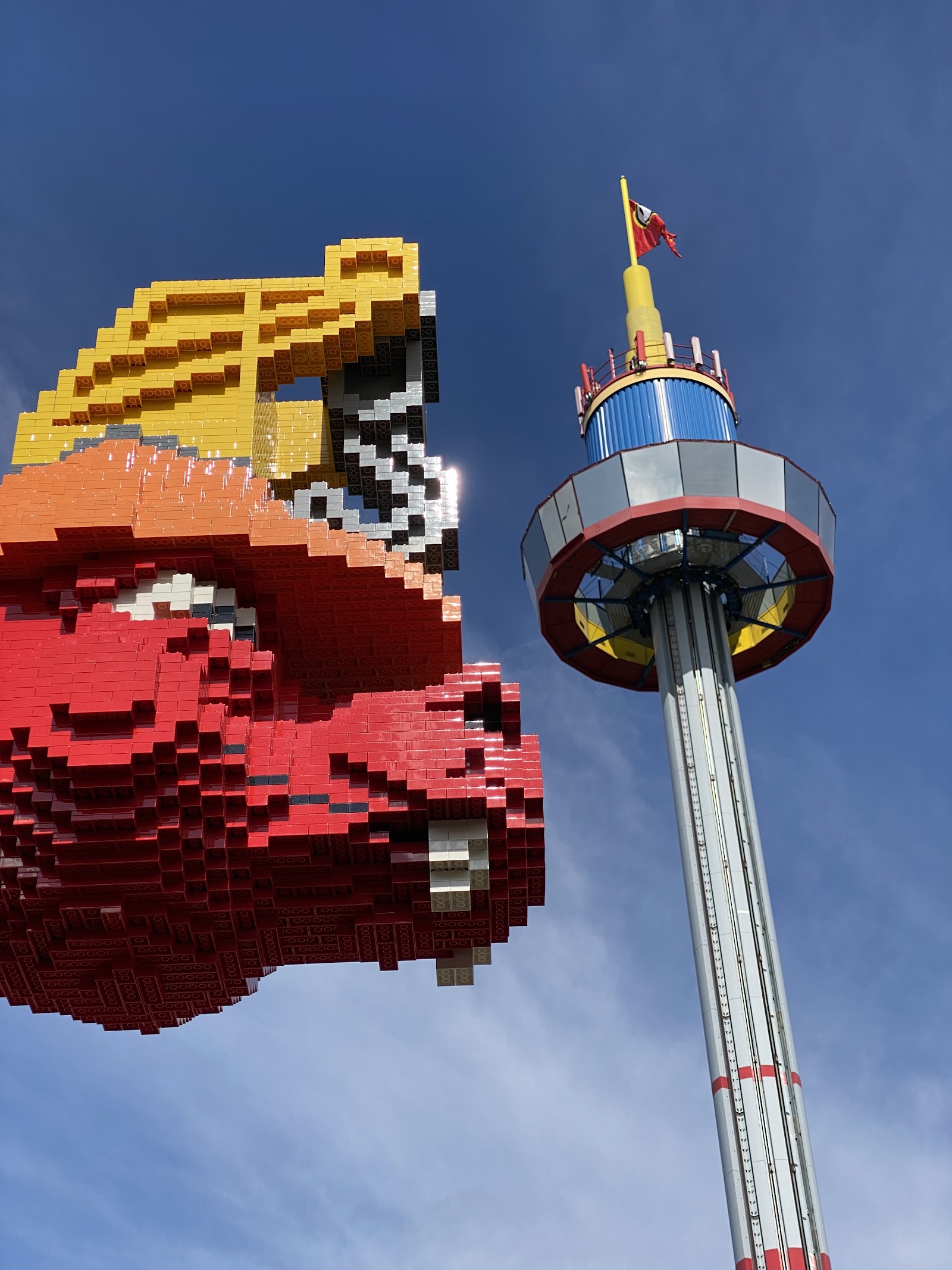 Observation Tower — Oficiais