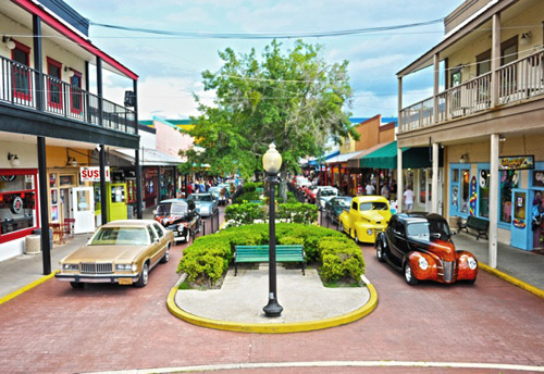 Old town — Oficiais