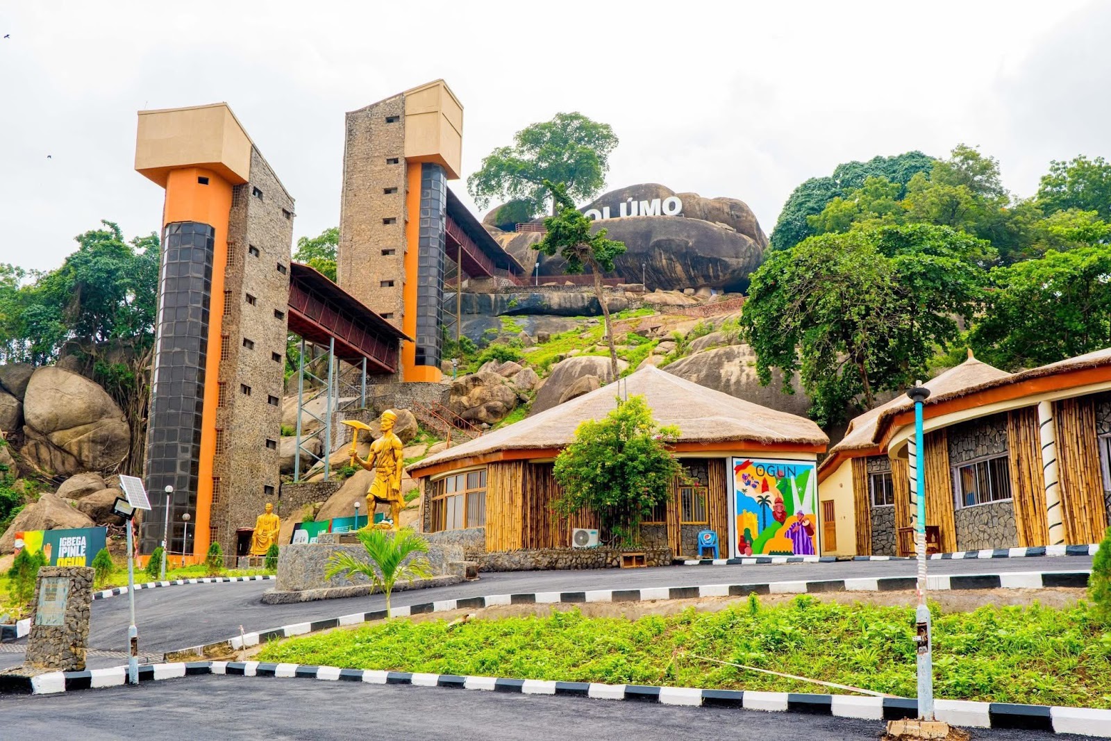 Olumo Rock Tourist Centre — Oficiais