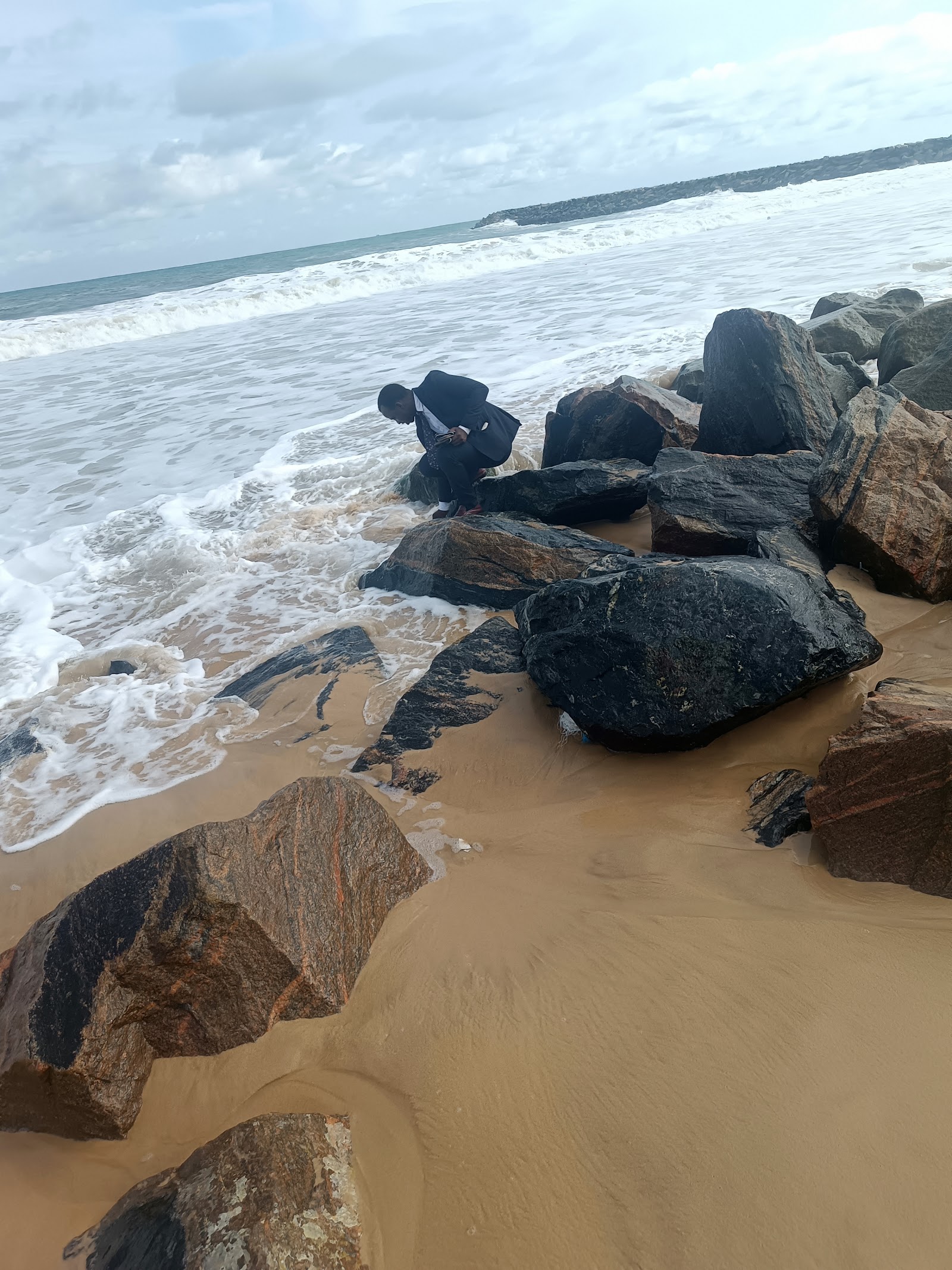 Oniru Beach — Oficiais