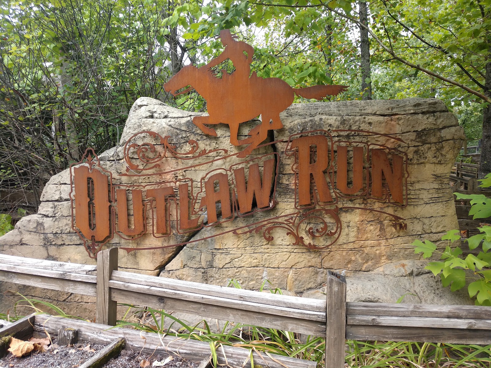 Outlaw Run — Oficiais