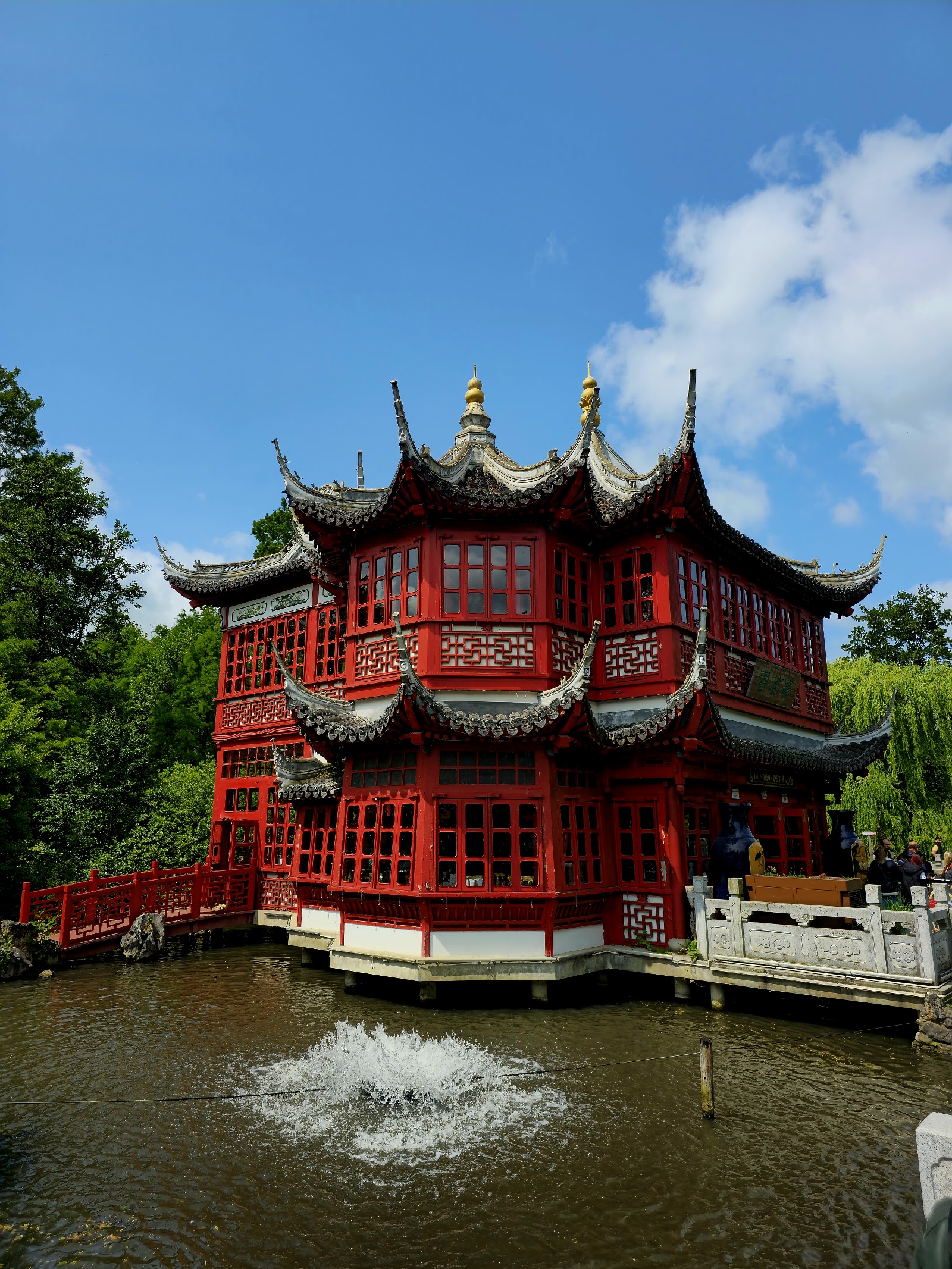Pairi Daiza — Oficiais