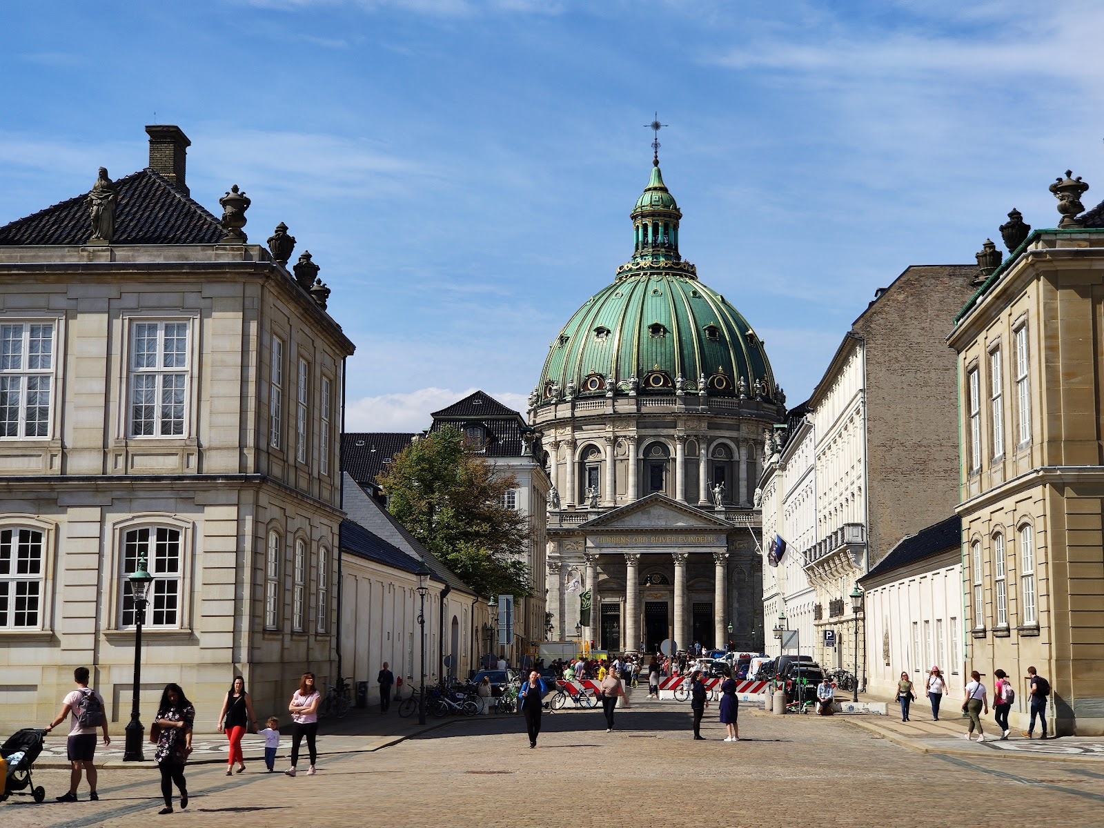 Palácio de Amalienborg — Oficiais