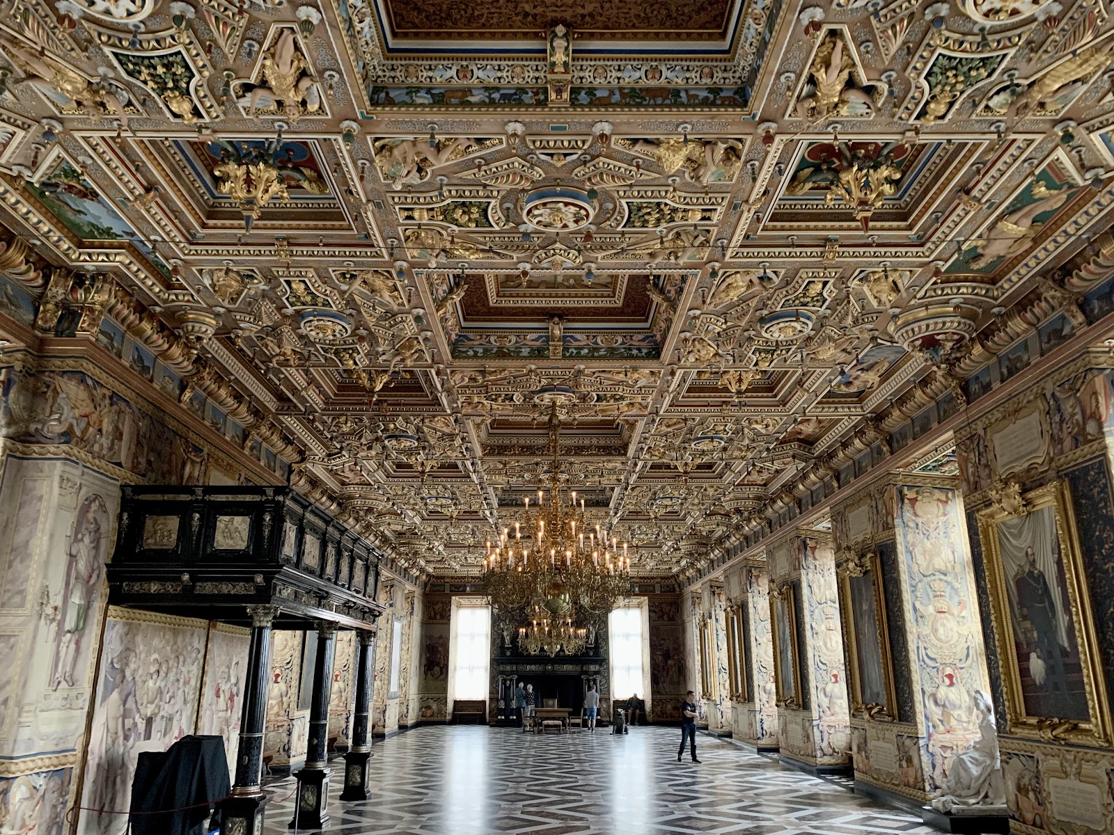 Palácio de Frederiksborg — Oficiais