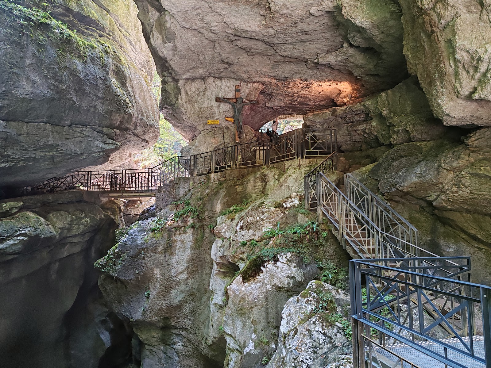 Parco delle Grotte di Pradis — Oficiais