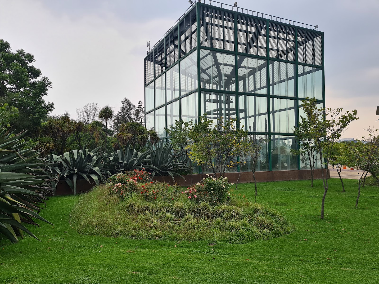 Parque Bicentenario — Oficiais