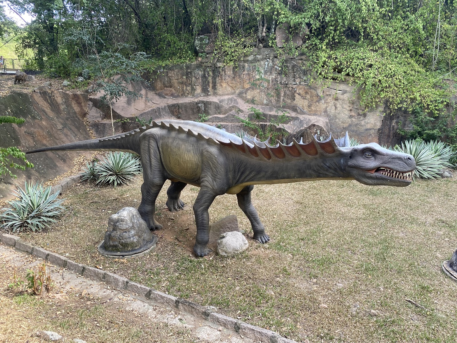 Parque Rocha Moutonnée — Oficiais