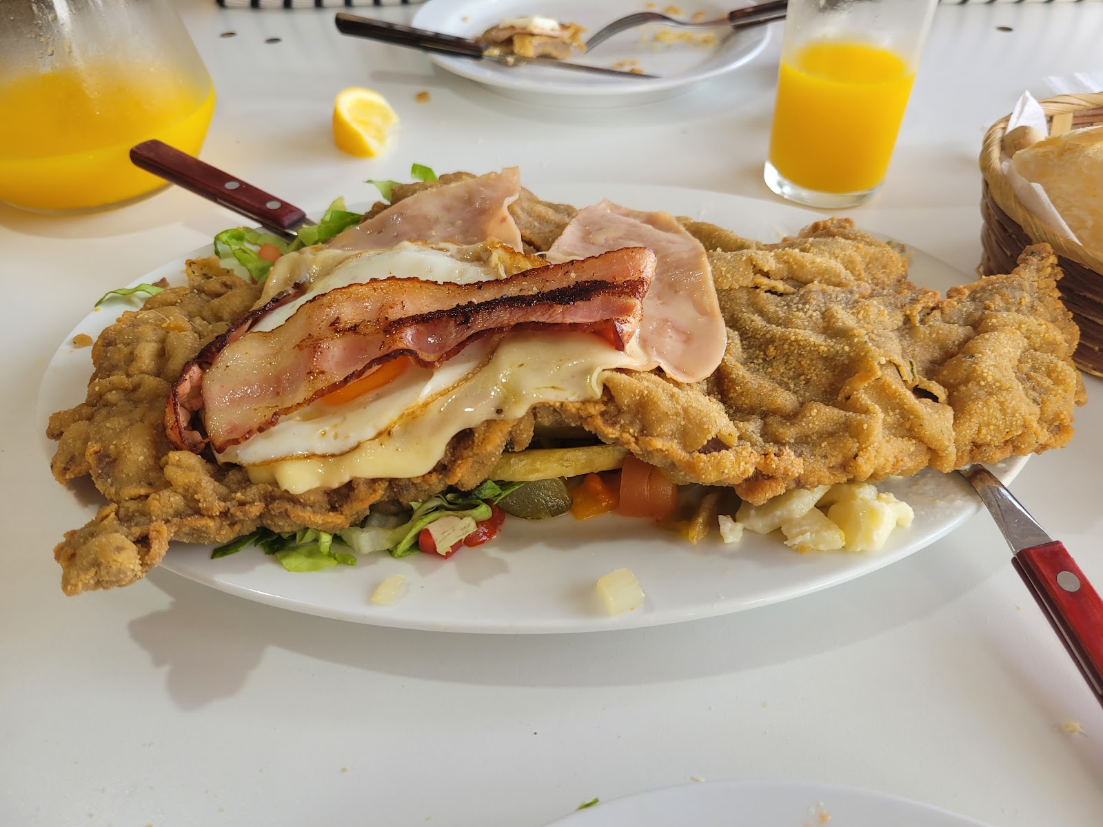 Parrilla — Oficiais