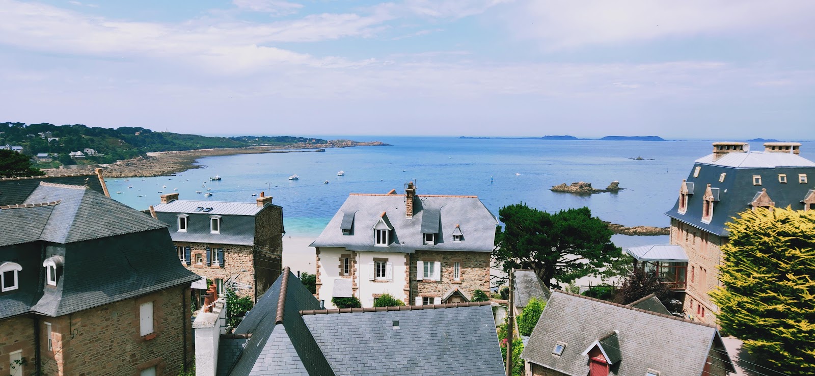Perros-Guirec — Oficiais