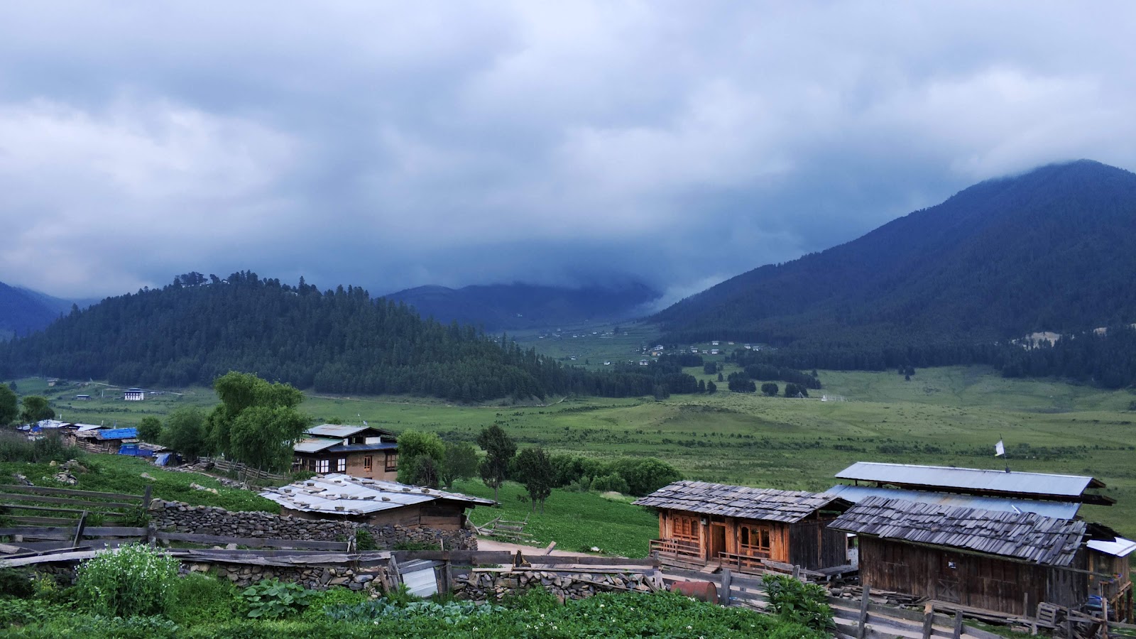 Phobjikha Valley — Oficiais