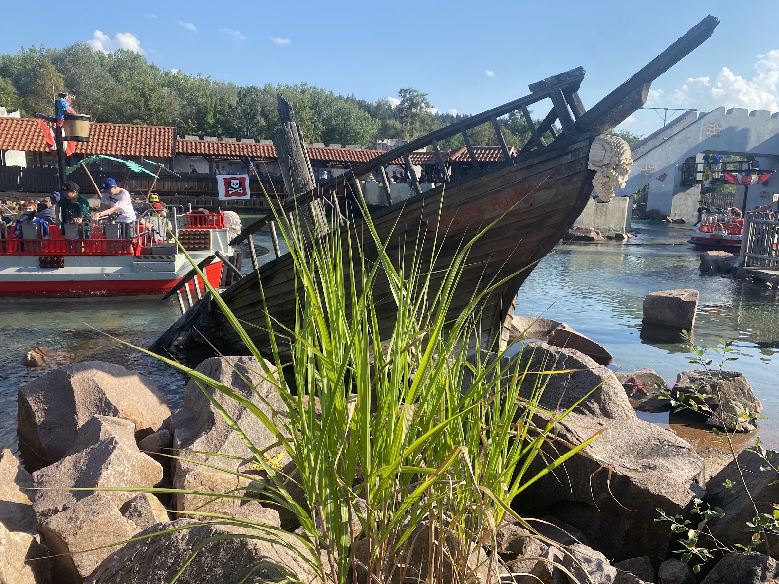 Pirate School — Oficiais