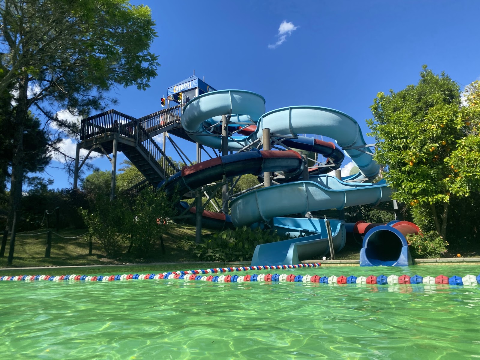 Piscina de ondas — Oficiais