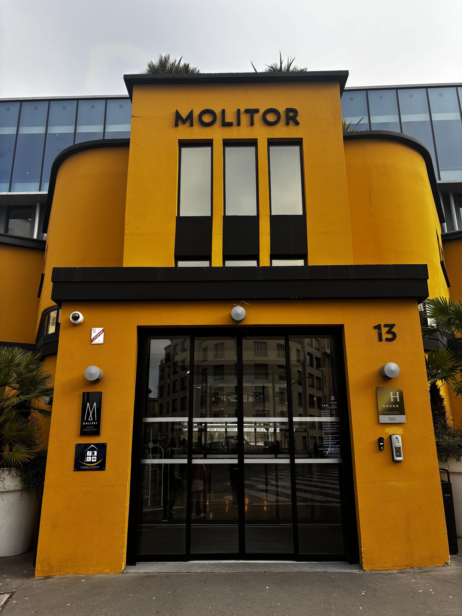 Piscine Molitor — Oficiais