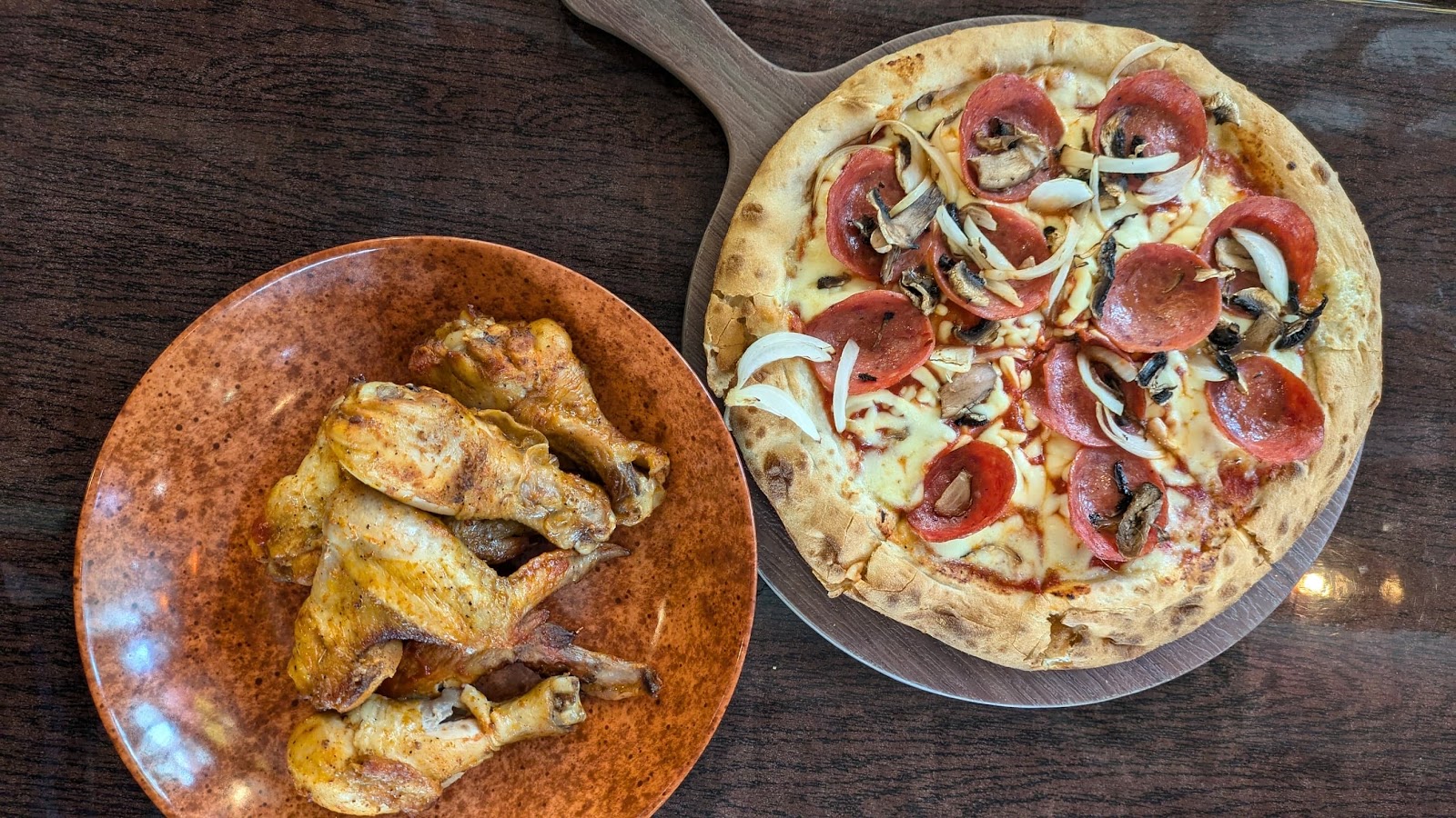 Pizza Mania — Oficiais