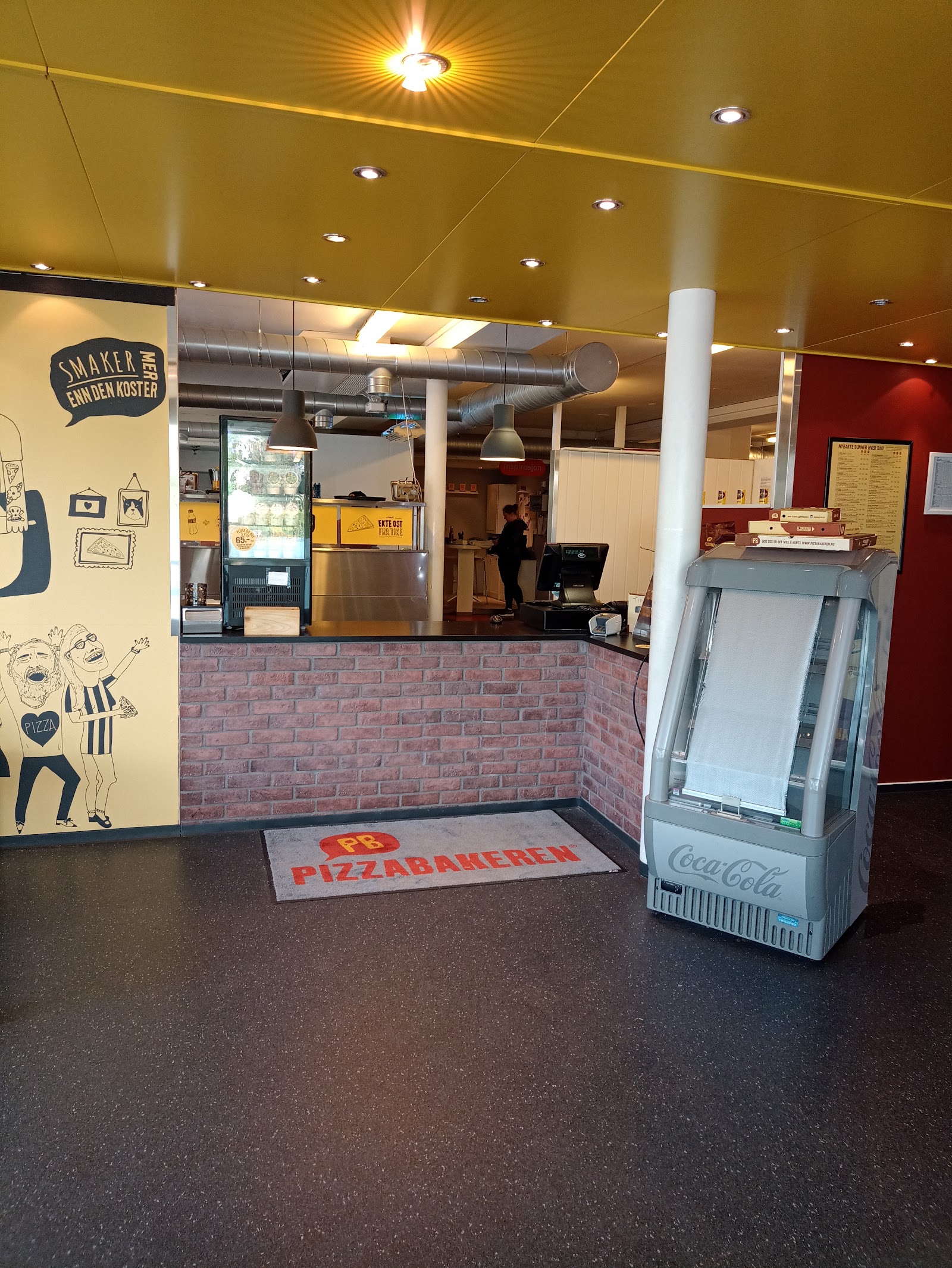 Pizzabakeren — Oficiais