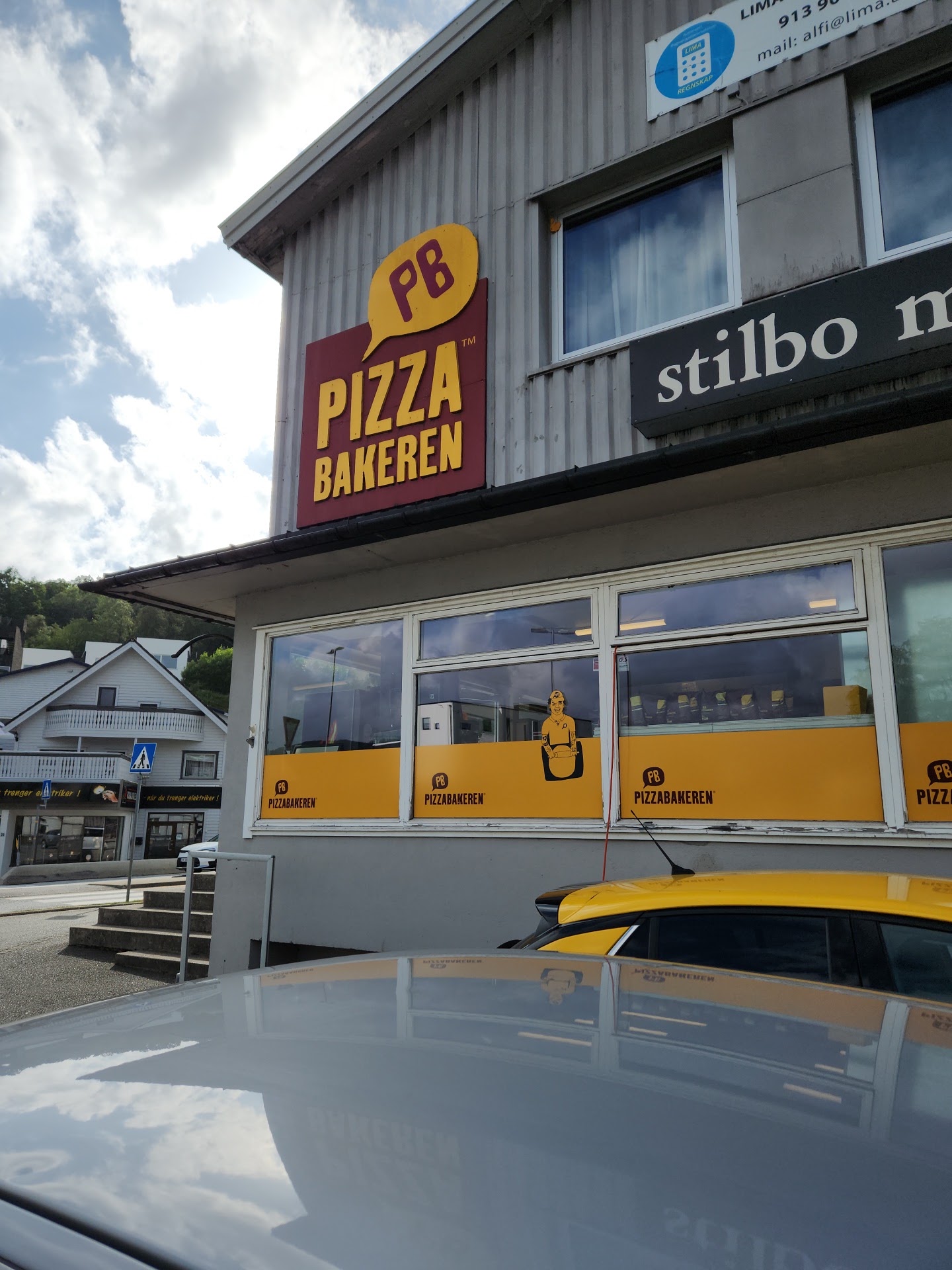 Pizzabakeren Kongeparken — Oficiais