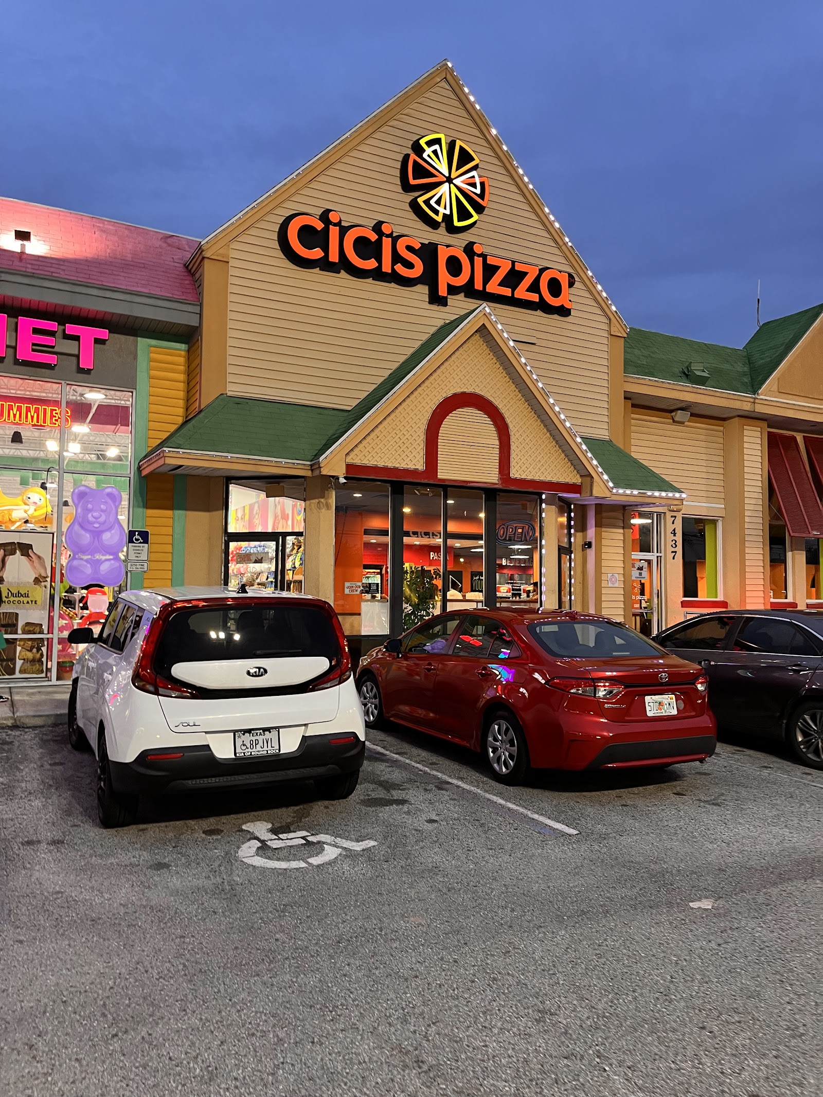 Pizzabuffet including free soft drink