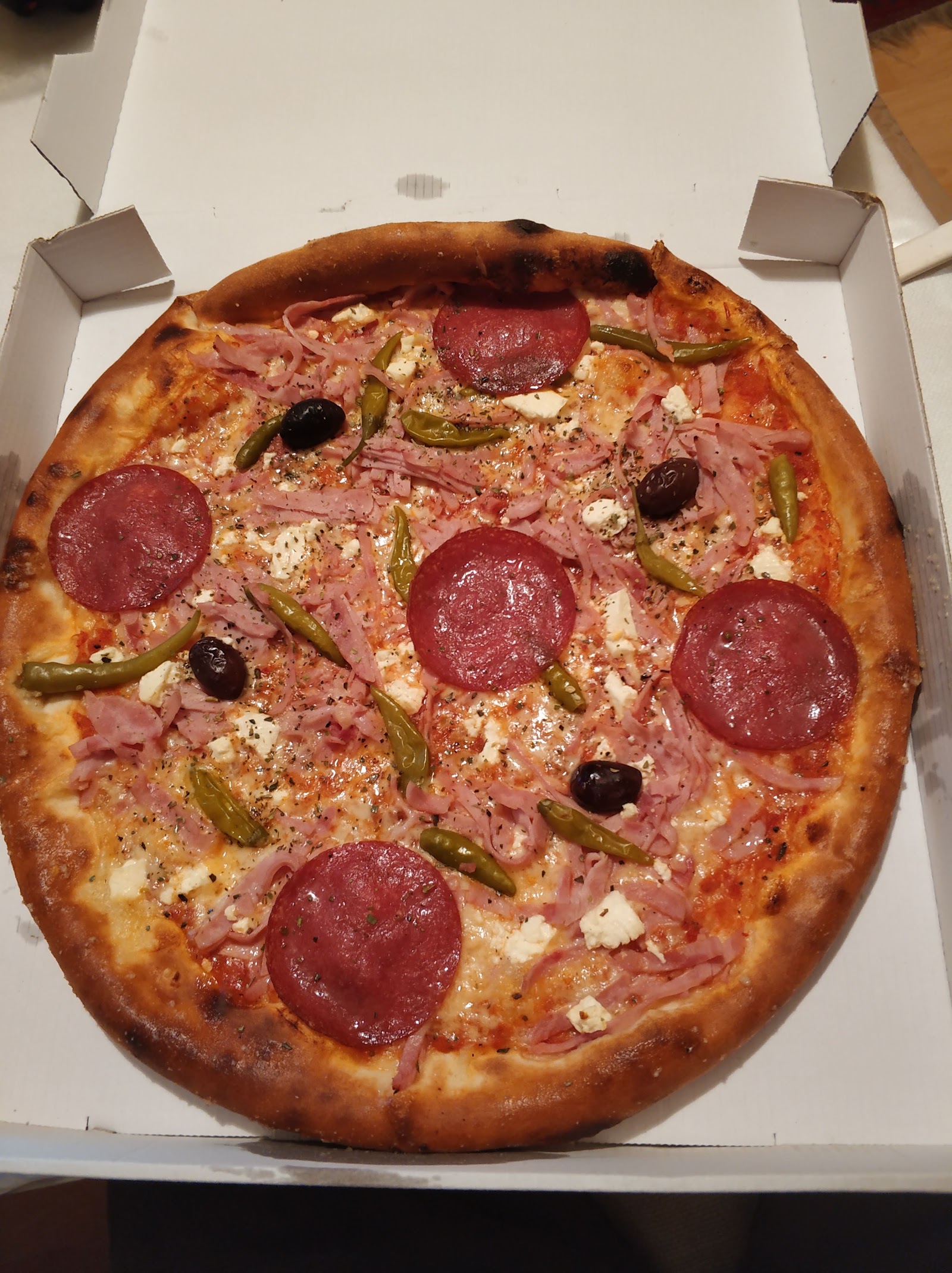 Pizzeria — Oficiais