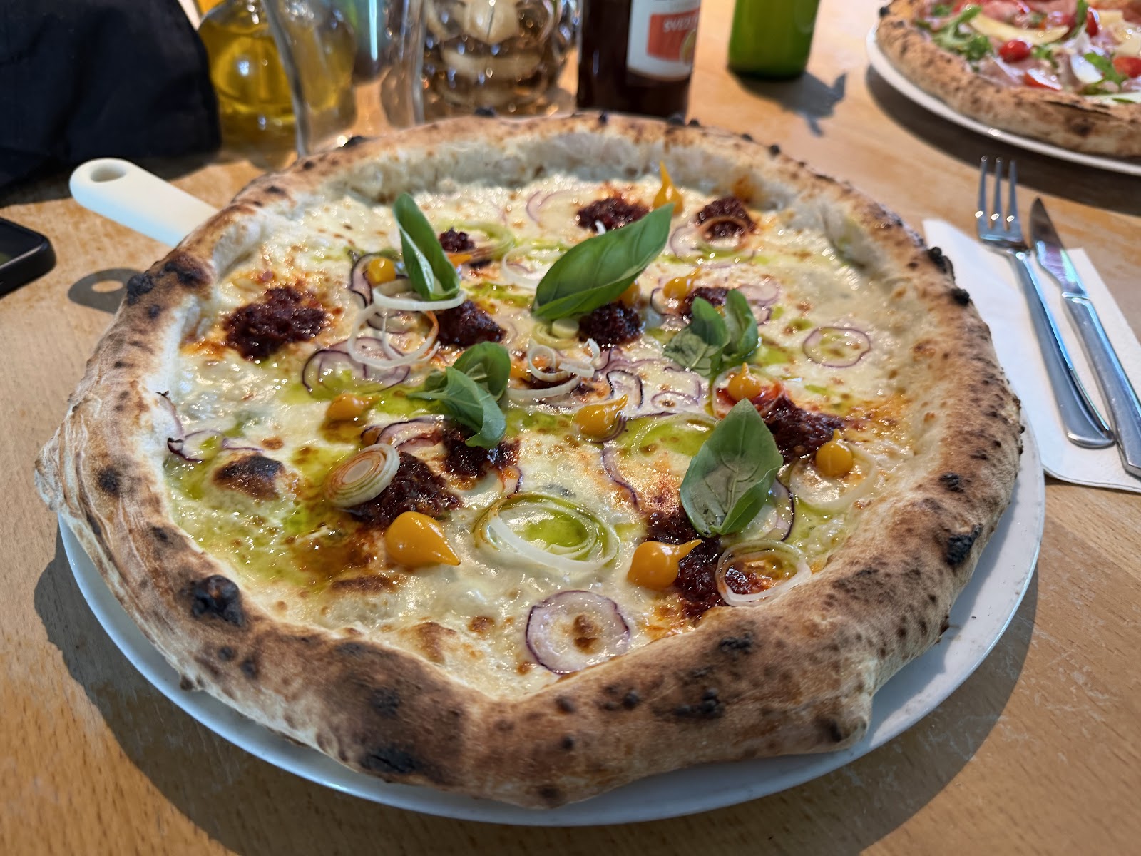 Pizzeria — Oficiais