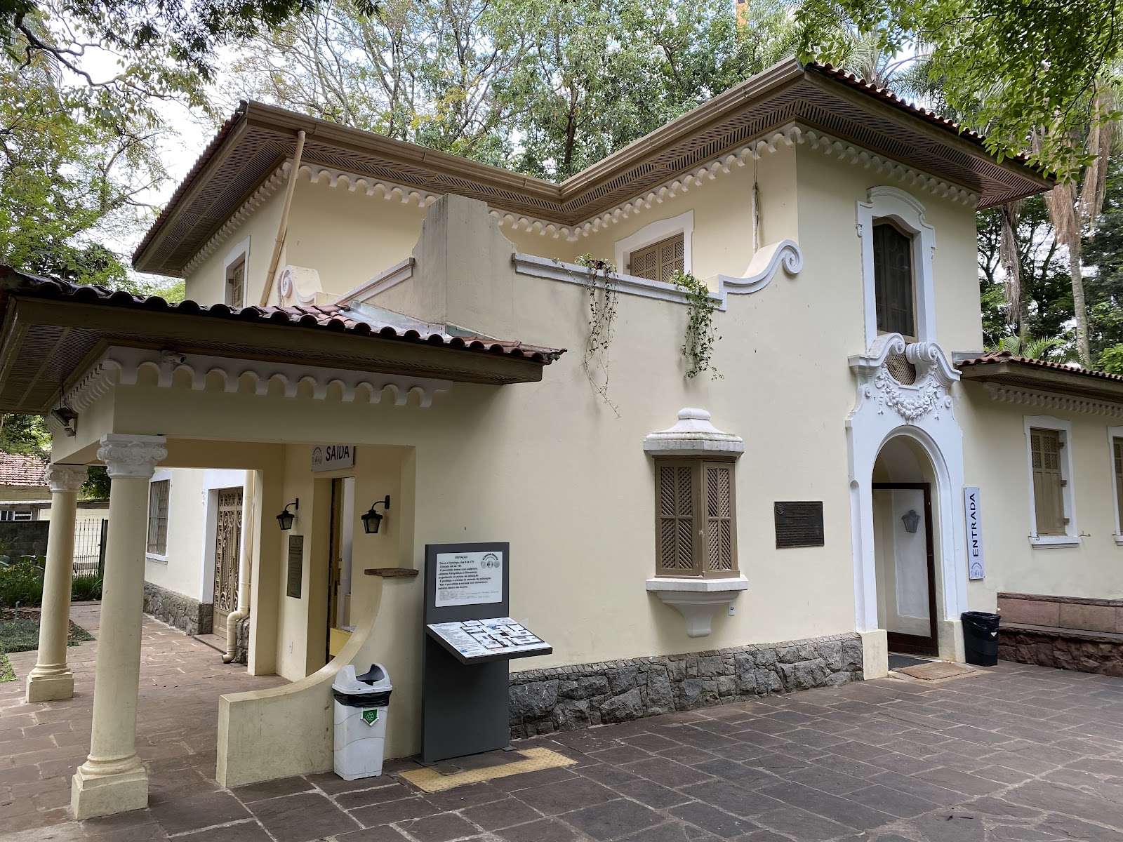 Planeta Inseto — Oficiais