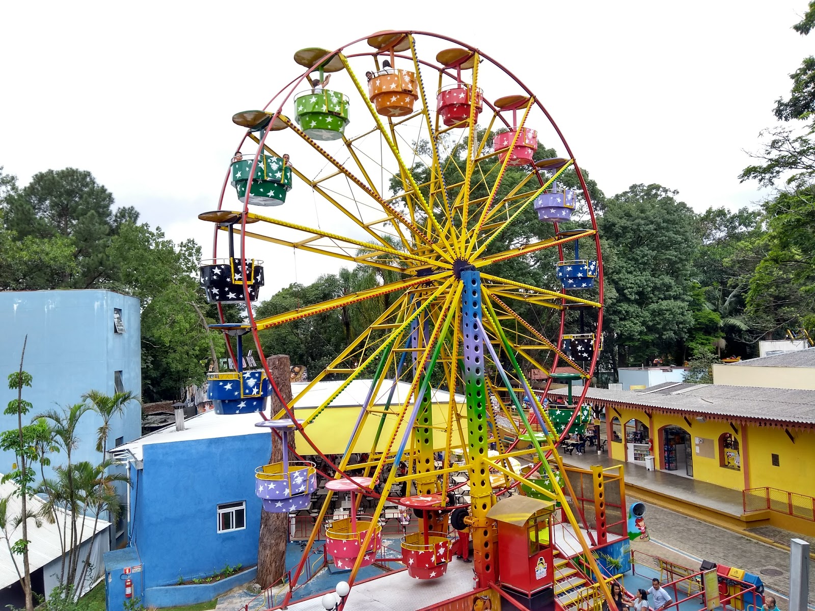 Playground — Oficiais