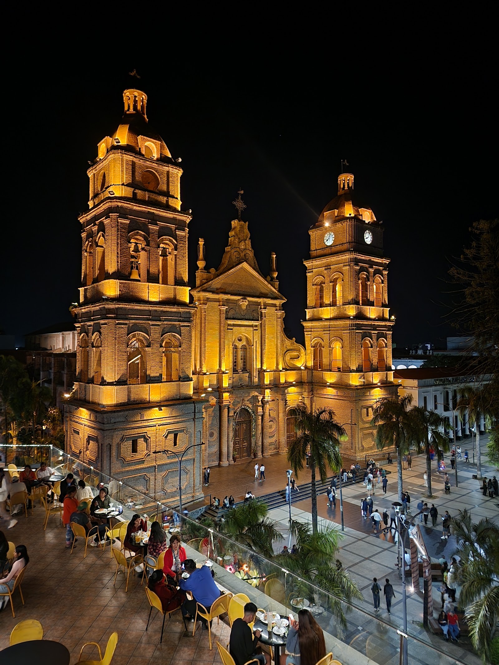 Plaza 24 De Septiembre — Oficiais