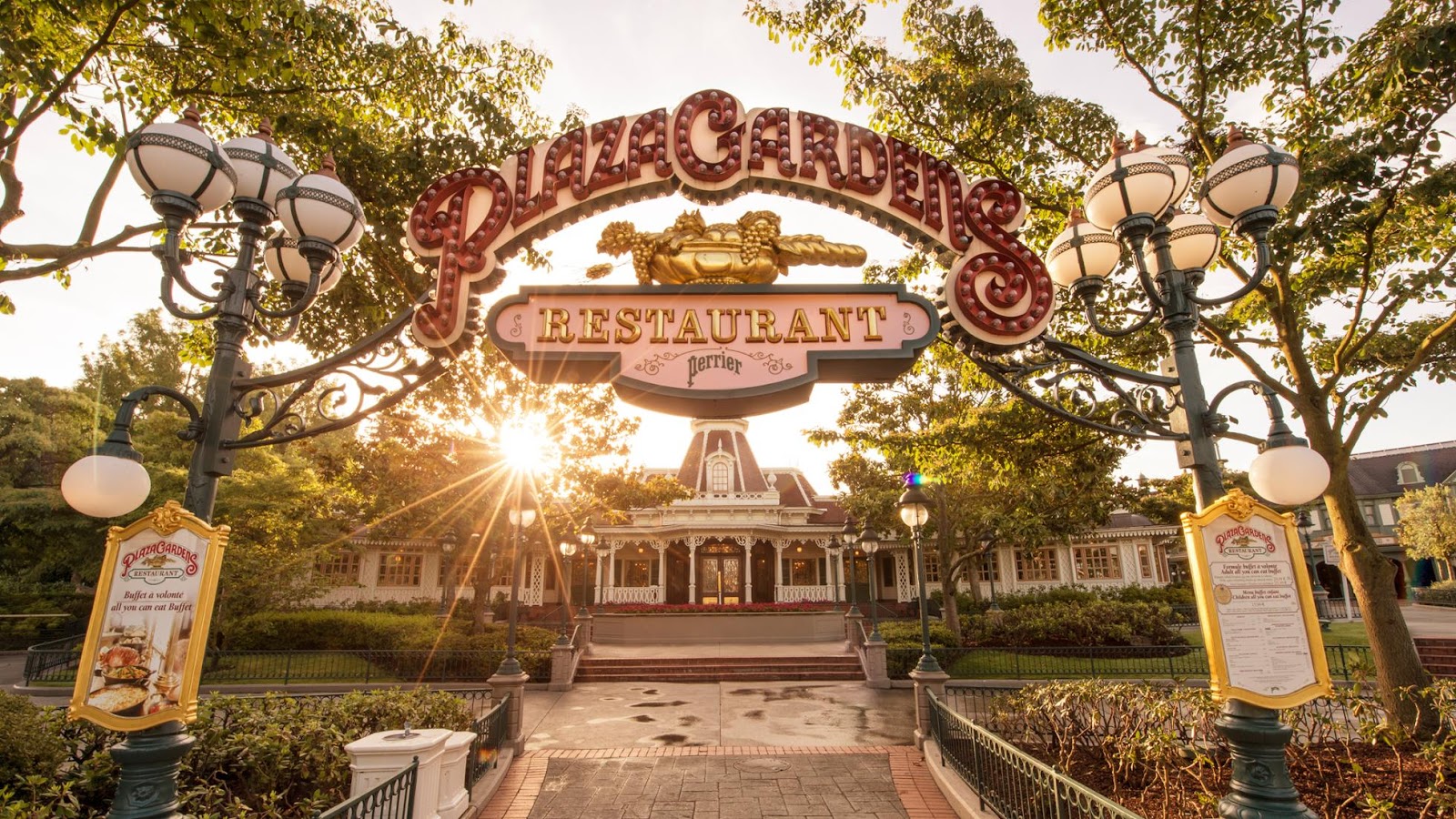 Plaza Gardens Restaurant — Oficiais