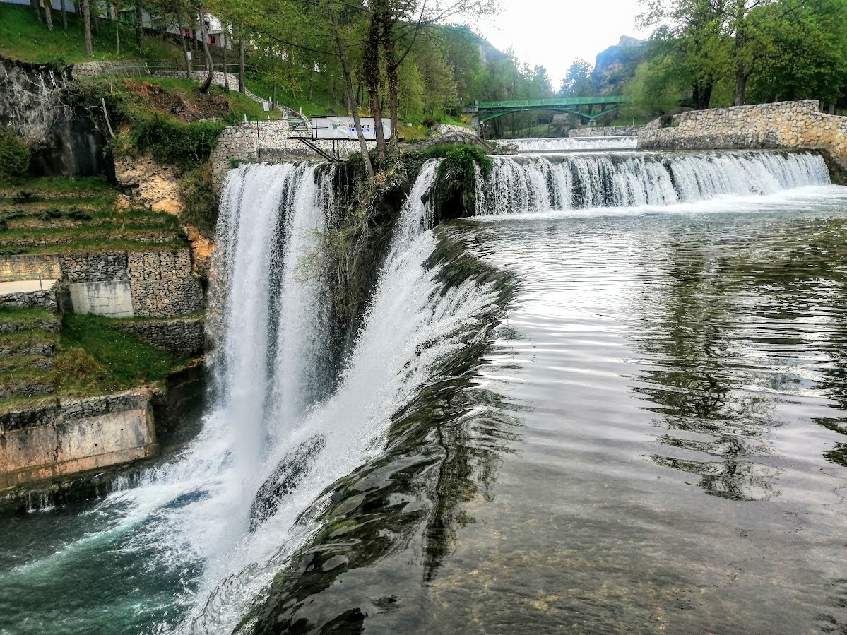 Pliva Waterfall — Oficiais