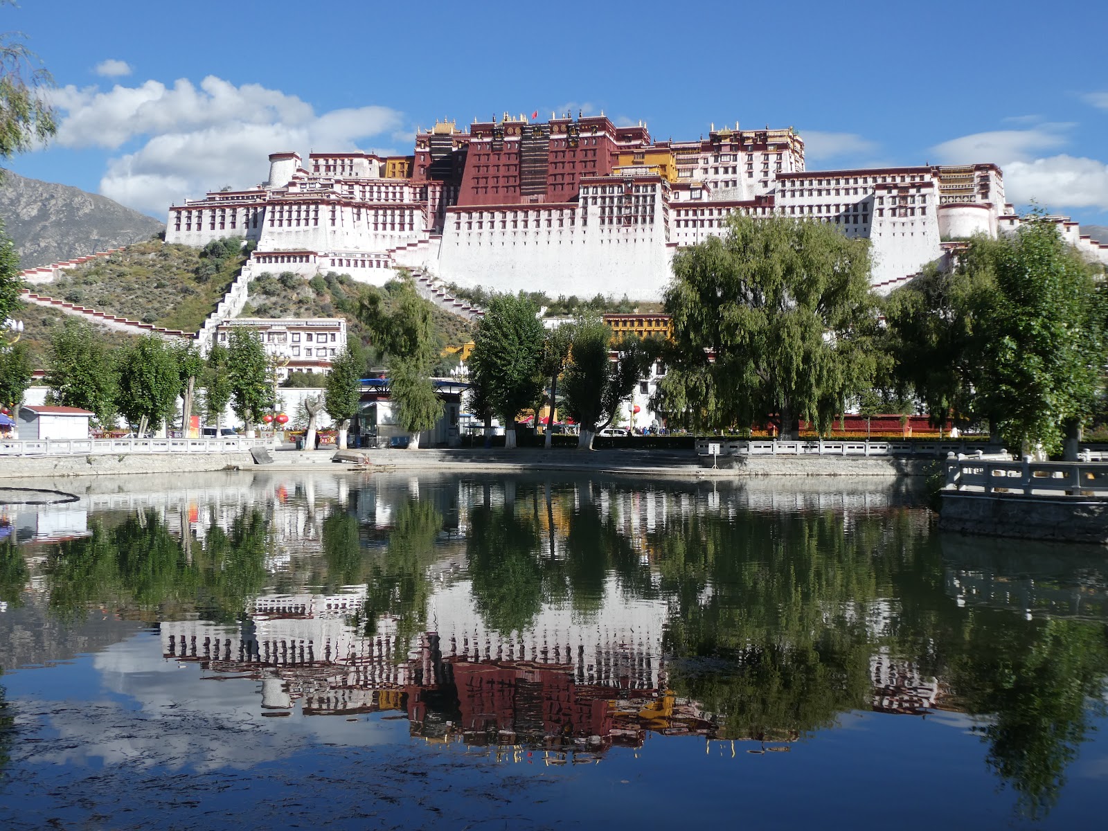 Potala Palace — Oficiais