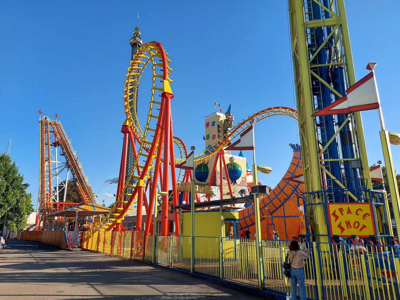 Prater — Oficiais