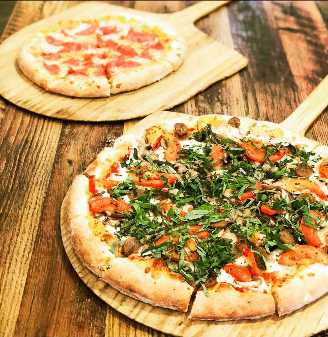 Primo's Pizzeria — Oficiais