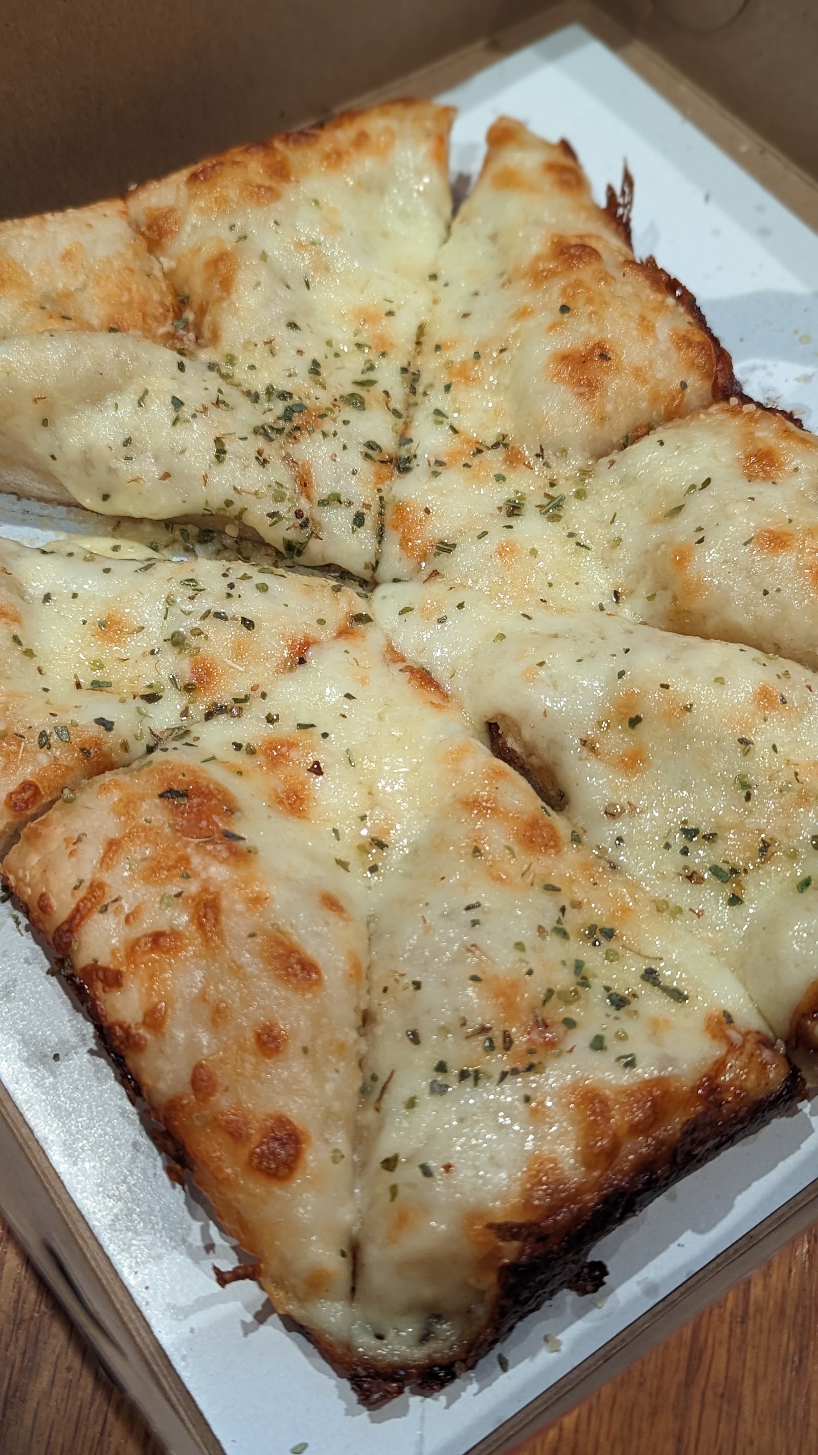 Primo’s Pizzeria — Oficiais