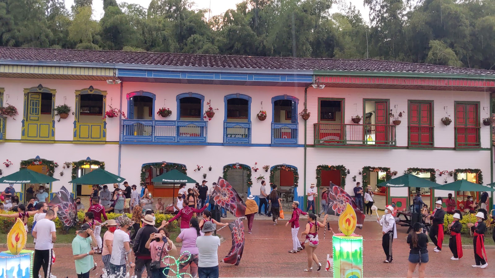 Puente Colgante — Oficiais