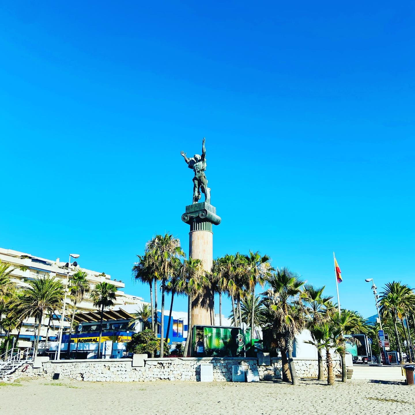 Puerto Banús — Oficiais