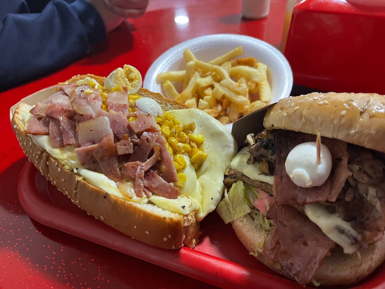 Punto de Comida — Oficiais