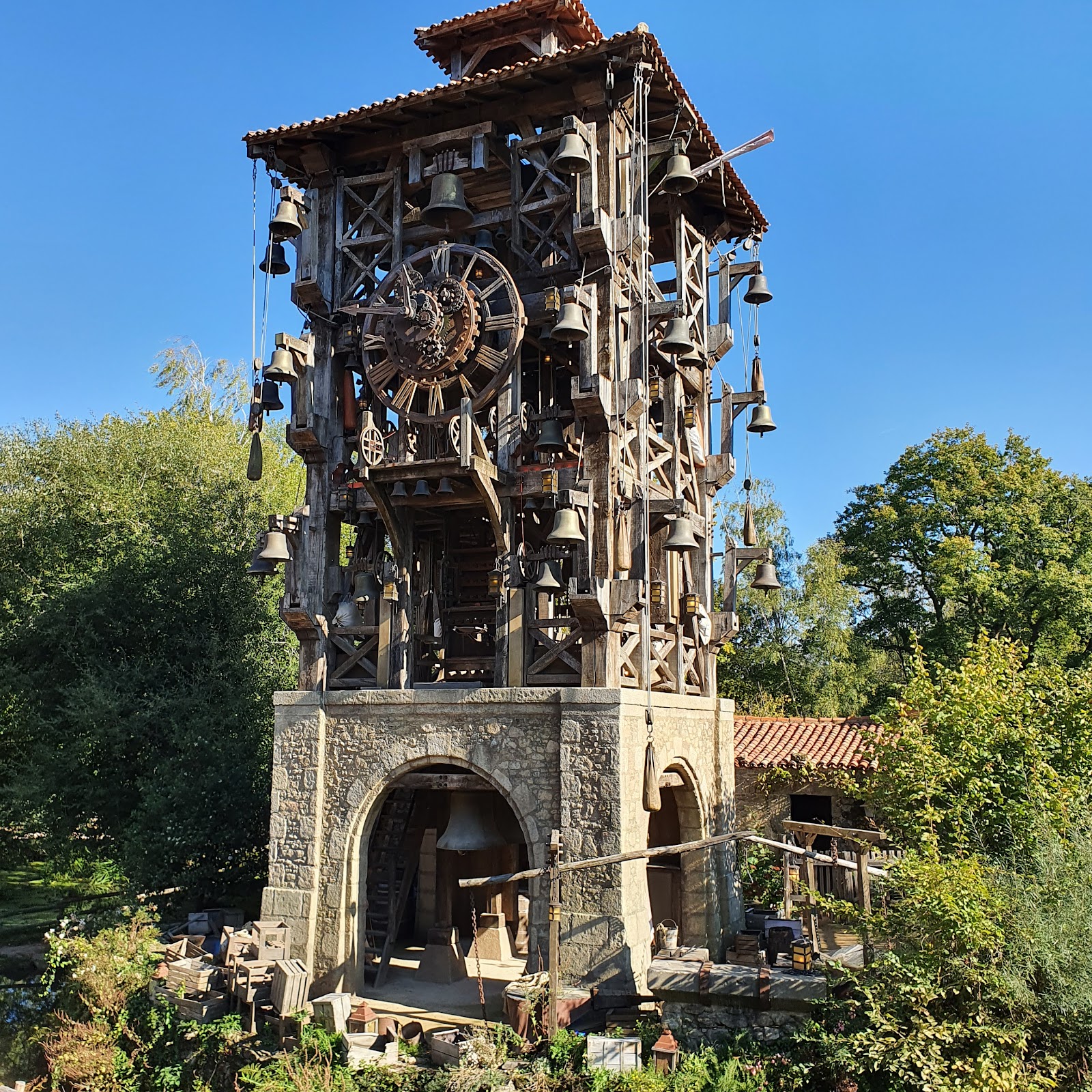 Puy du Fou — Oficiais