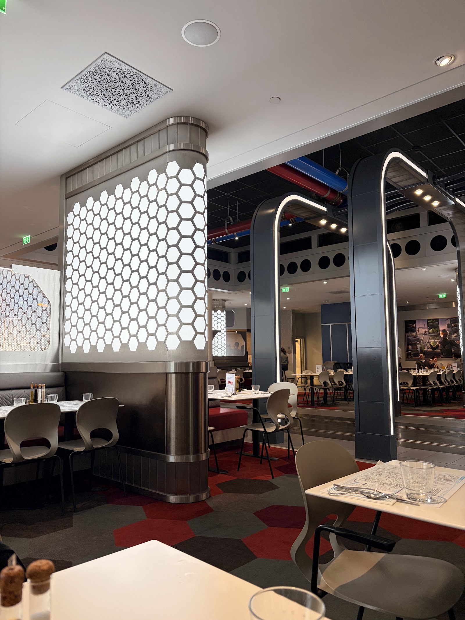 PYM Kitchen — Oficiais