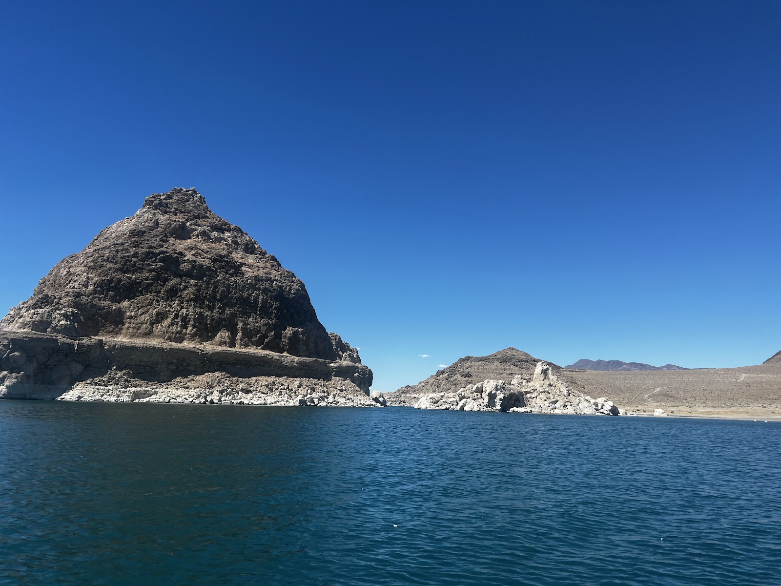 Pyramid Lake — Oficiais