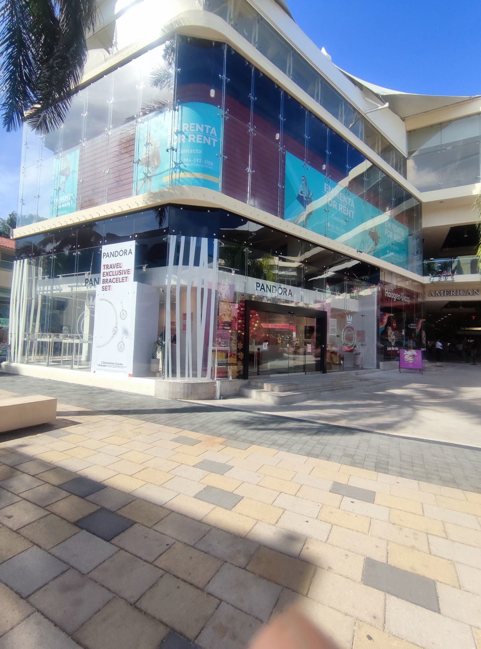 Quinta Avenida — Oficiais
