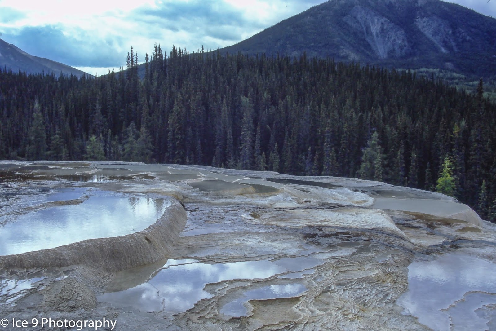 Rabbitkettle Hot Springs — Oficiais