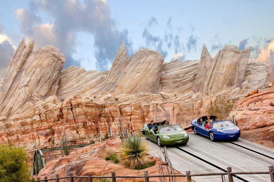 Radiator Springs Racers — Oficiais
