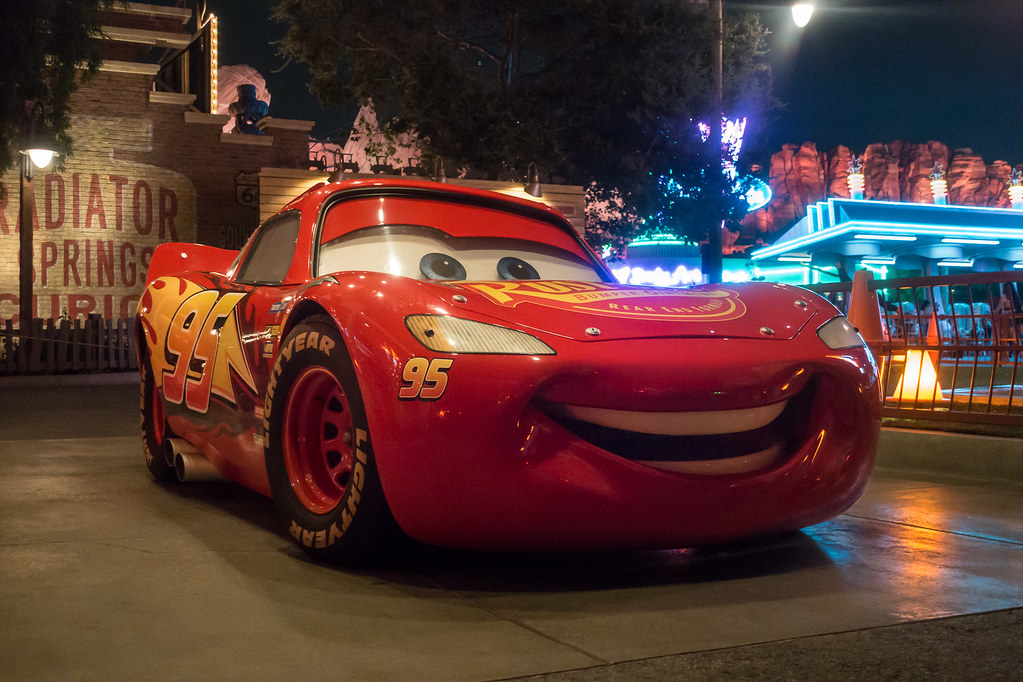 Radiator Springs Racers — Oficiais