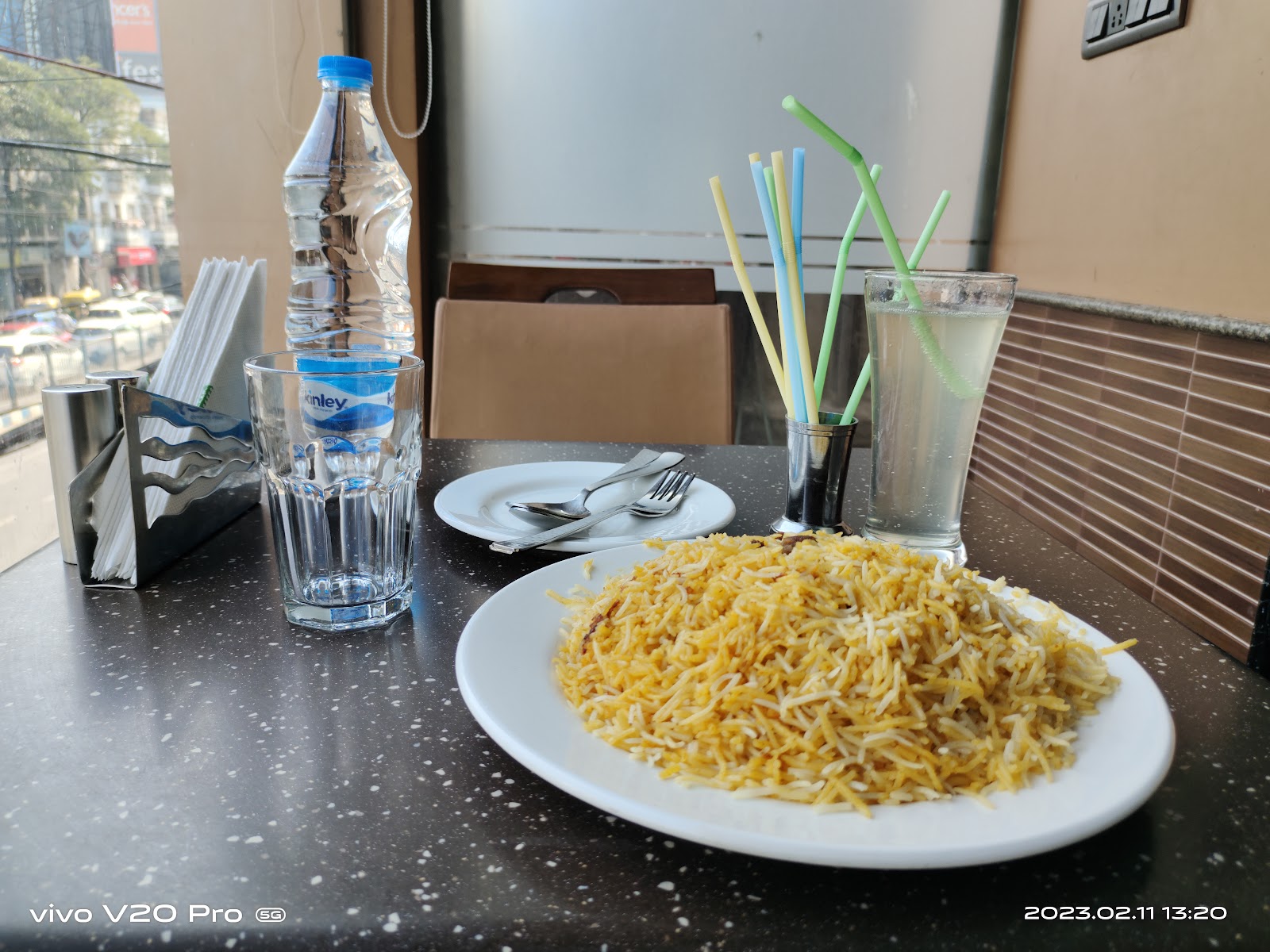 Rain Dance Restaurant — Oficiais
