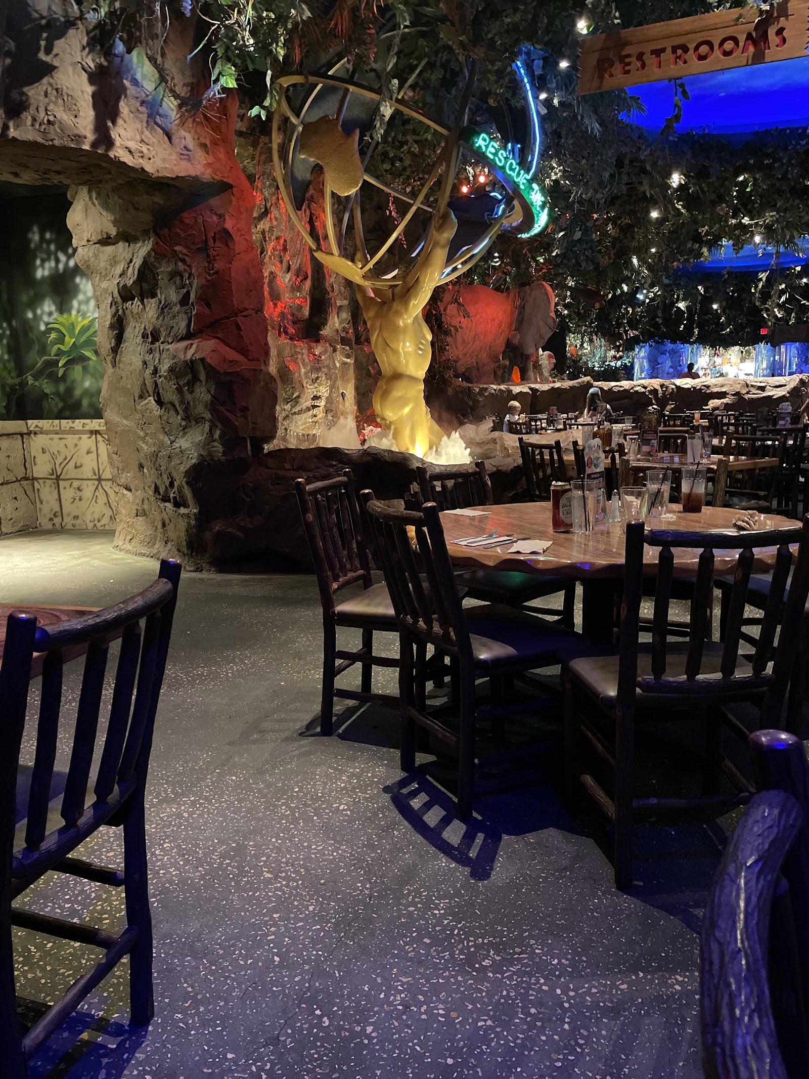 Rainforest Cafe — Oficiais