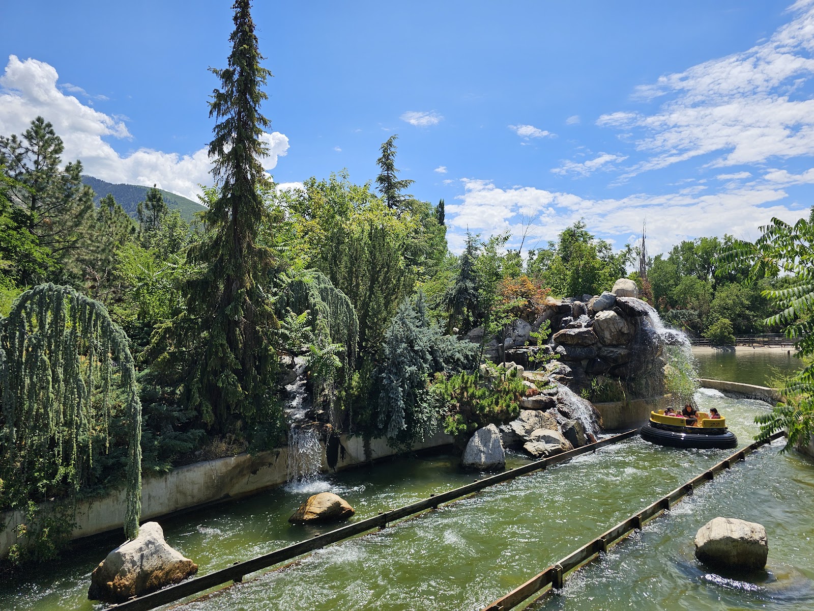 Rattlesnake Rapids — Oficiais