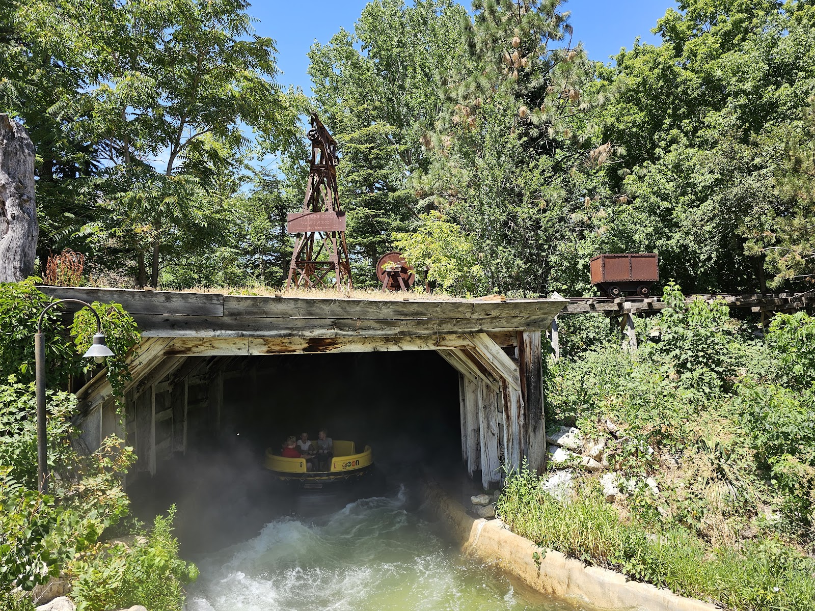 Rattlesnake Rapids — Oficiais