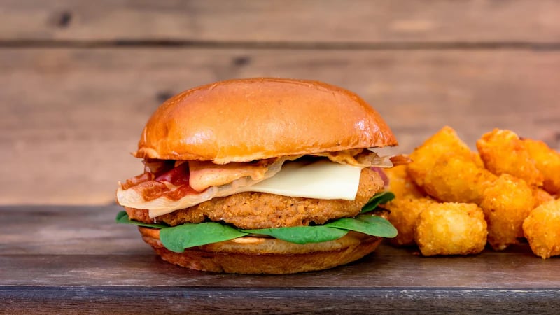 Red Rose Taverne — Oficiais