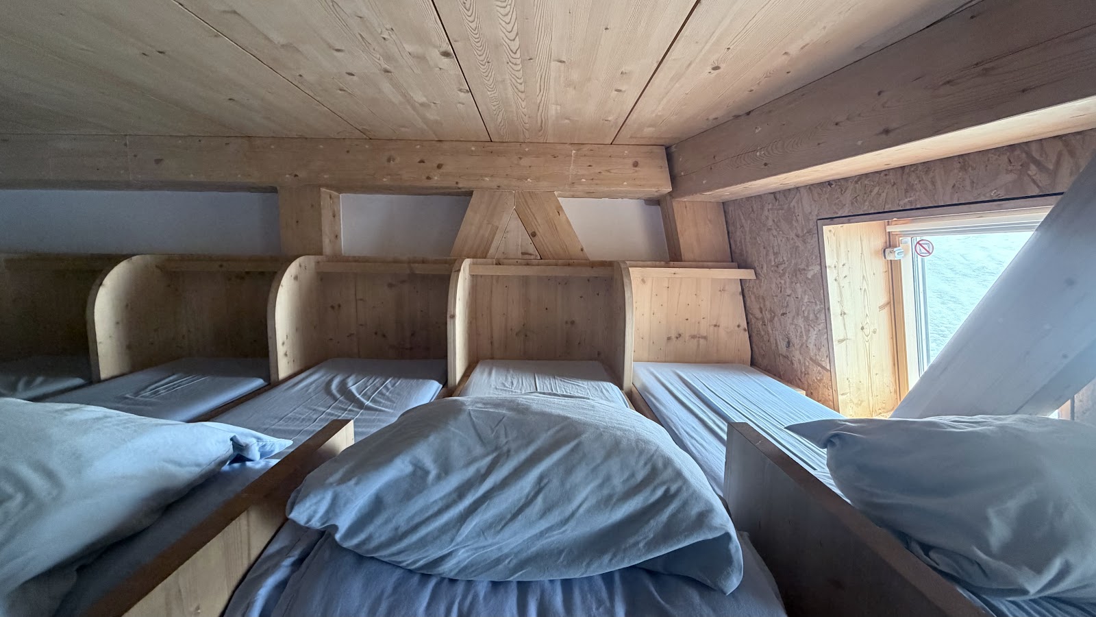 Refuge du Goûter — Oficiais