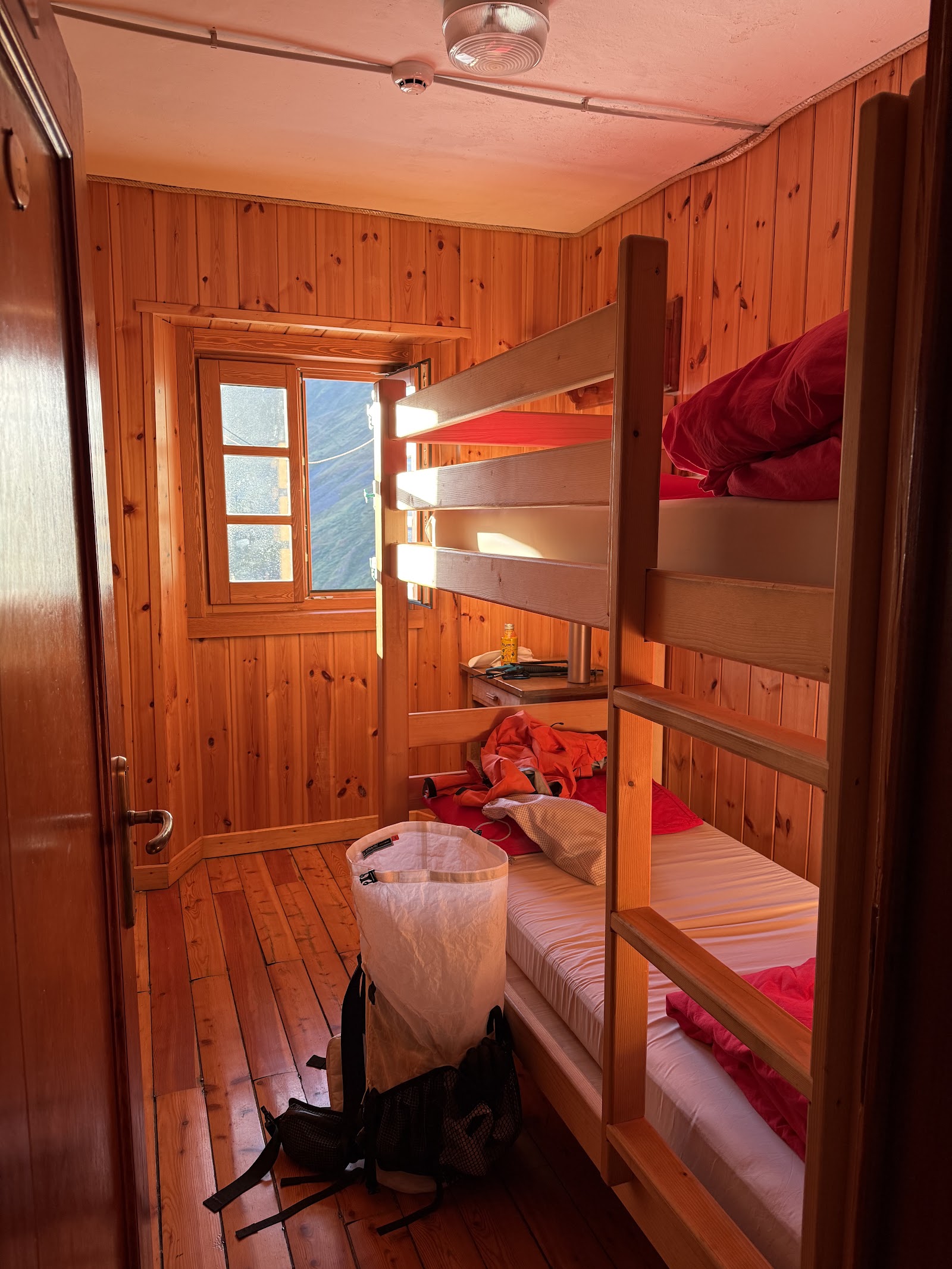 Refuge Elisabetta Soldini Montanaro — Oficiais